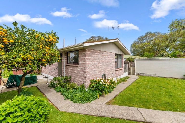 Photo of property in 2/13 Endeavour Street, Riversdale, Blenheim, 7201