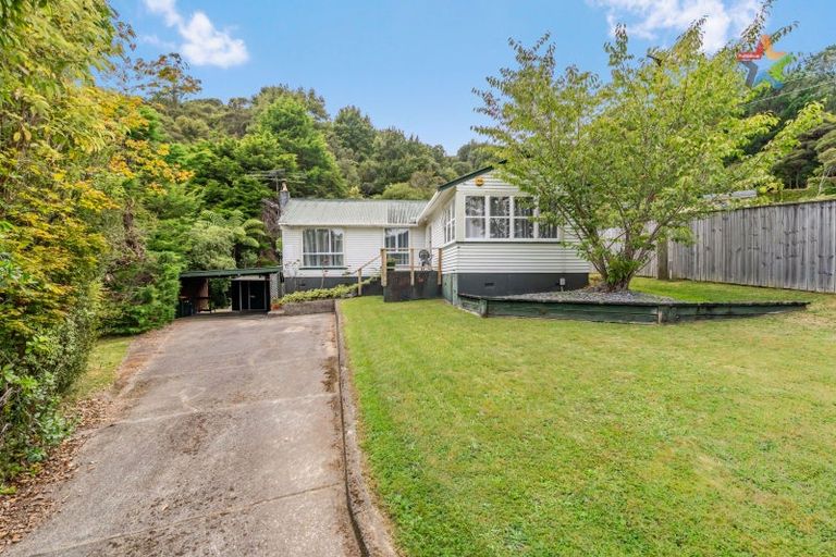 Photo of property in 21 Kennedy Grove, Stokes Valley, Lower Hutt, 5019