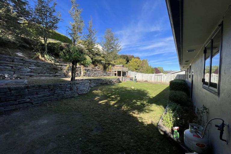 Photo of property in 73 Mcdonnell Road, Arrowtown, 9302