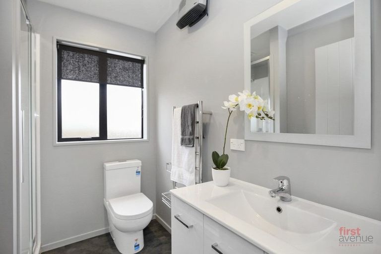 Photo of property in 12 Highbury Place, Avonside, Christchurch, 8061