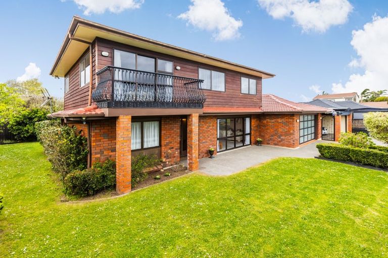 Photo of property in 10 Elrita Place, Conifer Grove, Takanini, 2112