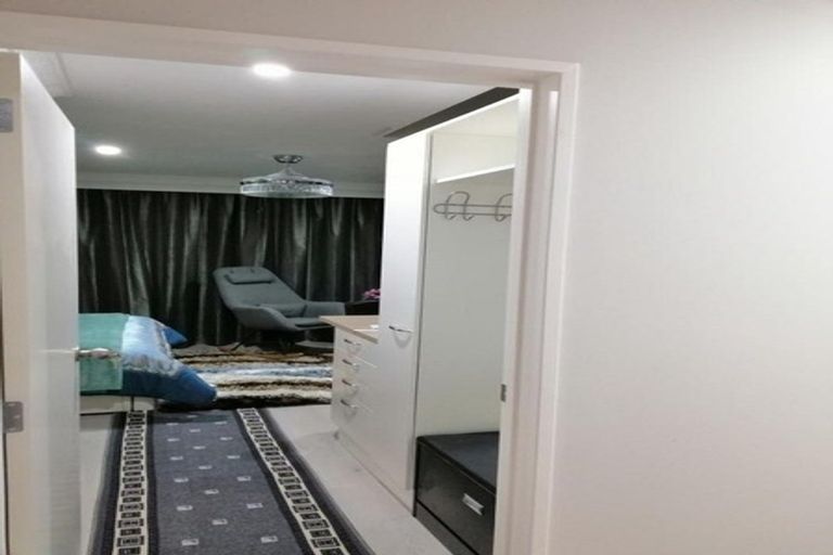 Photo of property in 76 Ferndown Avenue, Papatoetoe, Auckland, 2025