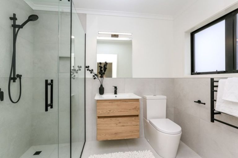 Photo of property in 4 Oliver O'leary Way, Westown, New Plymouth, 4310