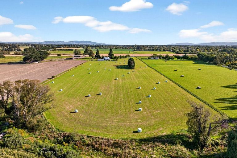 Photo of property in 23a Hupenui Road, Ahikouka, Greytown, 5794