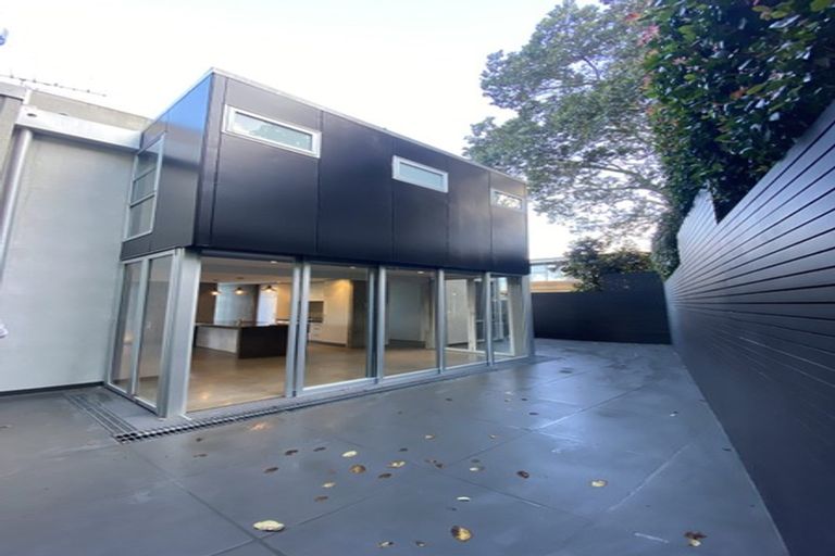 Photo of property in 48c Anglesea Street, Freemans Bay, Auckland, 1011