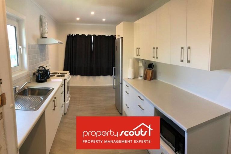 Photo of property in 1/70 Flanshaw Road, Te Atatu South, Auckland, 0610
