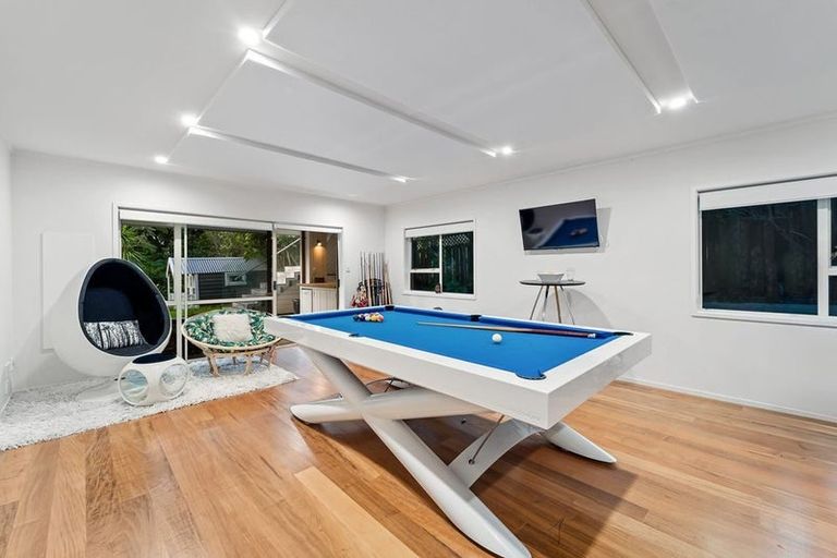 Photo of property in 9 Sandown Road, Rothesay Bay, Auckland, 0630