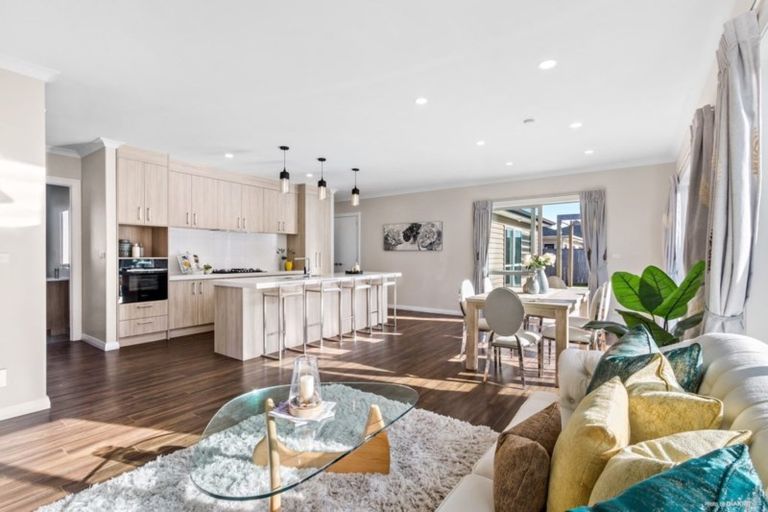 Photo of property in 6 Paso Fino Crescent, Karaka, Papakura, 2113