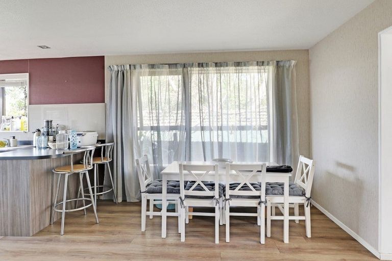 Photo of property in 2/14 Momorangi Crescent, Redwood, Christchurch, 8051