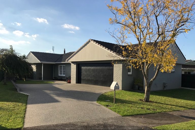 Photo of property in 14 Serrita Avenue, Sunnyhills, Auckland, 2010