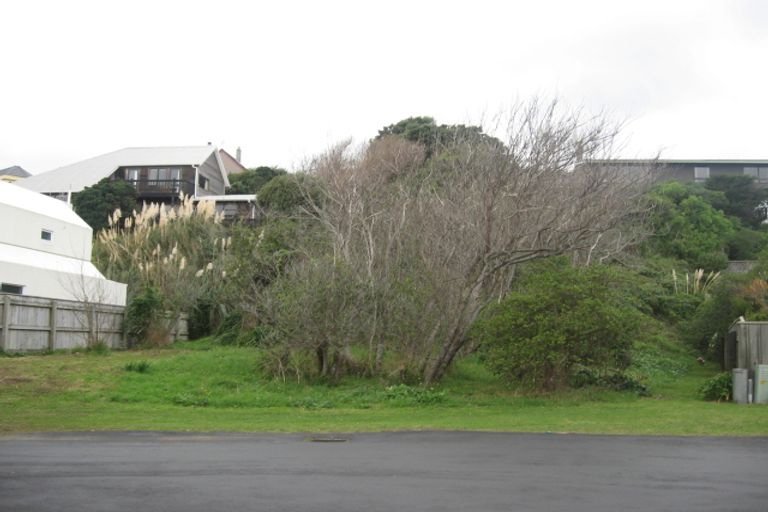 Photo of property in 19 Groves Road, Raumati Beach, Paraparaumu, 5032