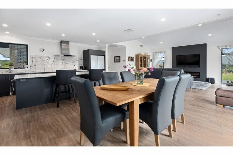 Photo of property in 21 Capstone Place, Te Kamo, Kamo, 0185