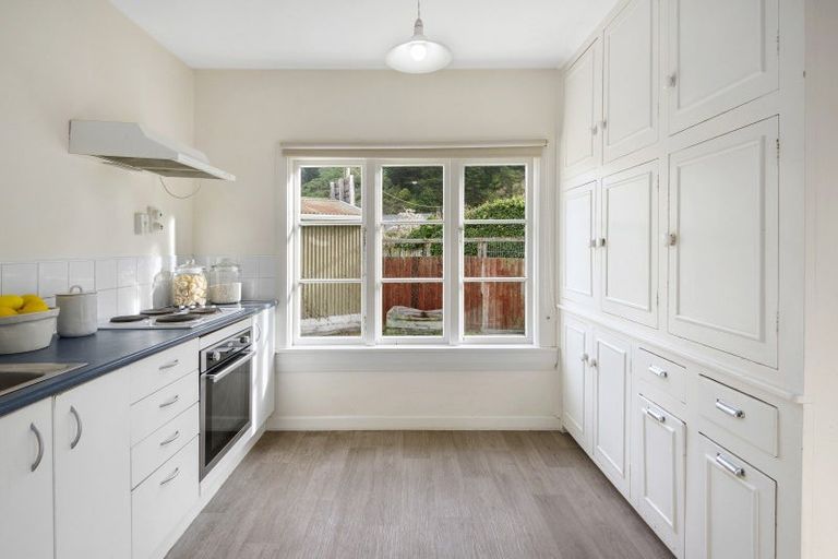 Photo of property in 12 Truro Street, Sumner, Christchurch, 8081