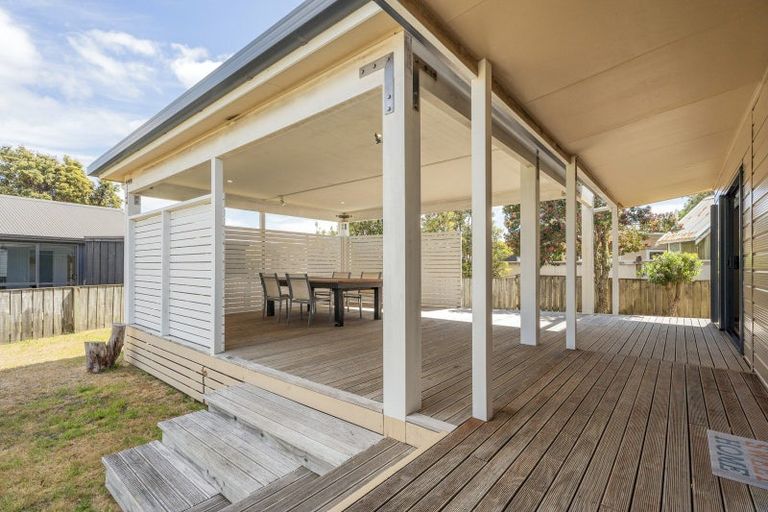 Photo of property in 104 Sands Crescent, Matarangi, Whitianga, 3592