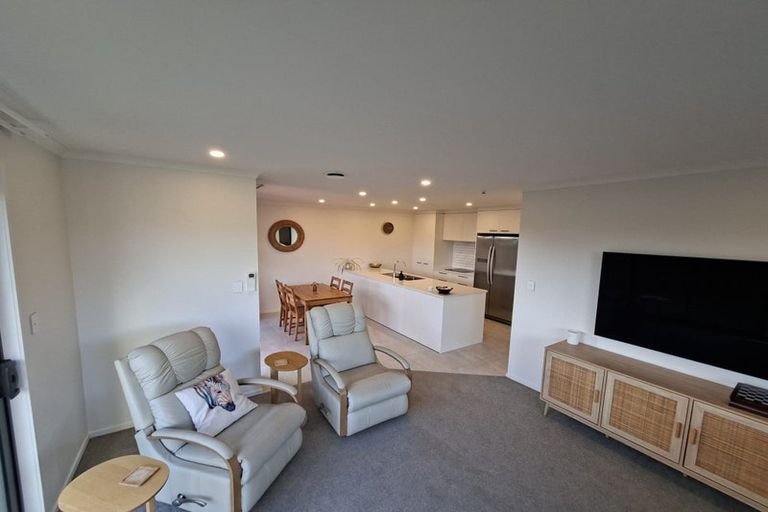 Photo of property in 8 Routeburn Lane, Karaka, Papakura, 2124