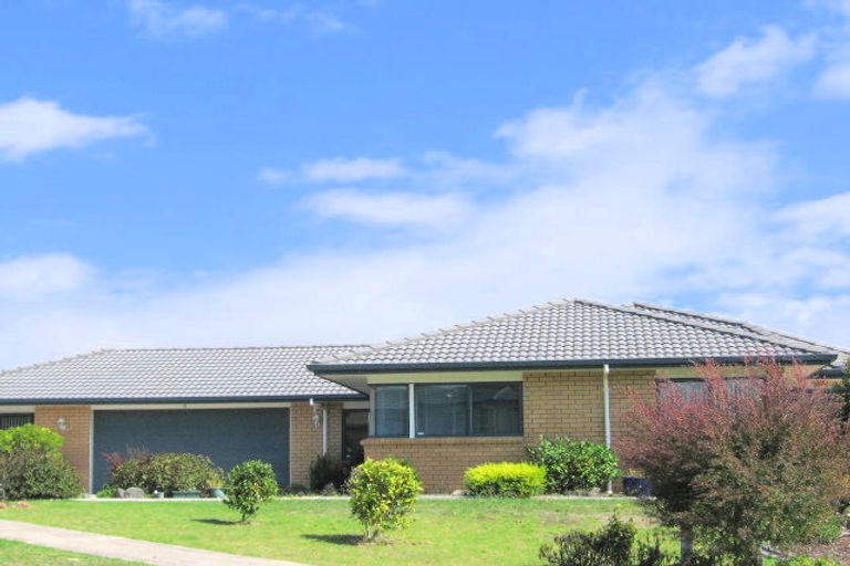 Photo of property in 57 Fernhill Way, Oteha, Auckland, 0632