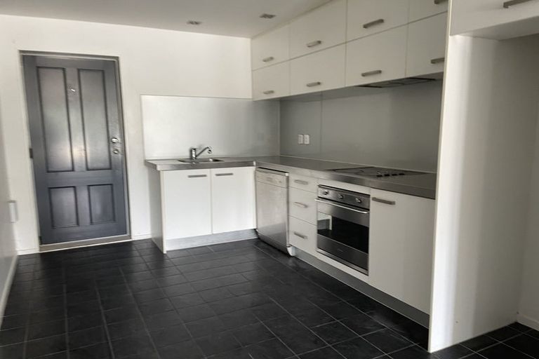 Photo of property in 2/222 Albany Highway, Schnapper Rock, Auckland, 0632