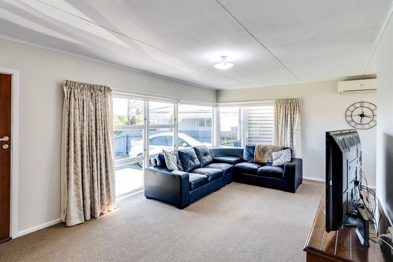 Photo of property in 2 Alexander Avenue, Onekawa, Napier, 4110