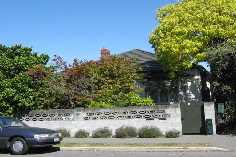 Photo of property in 114 Aikmans Road, Merivale, Christchurch, 8014