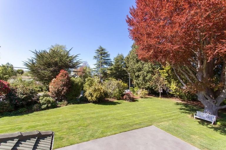 Photo of property in 385 Sawyers Arms Road, Harewood, Christchurch, 8051