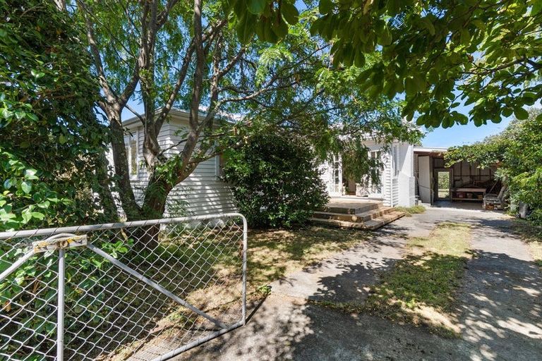 Photo of property in 10 Moreton Road, Carterton, 5713