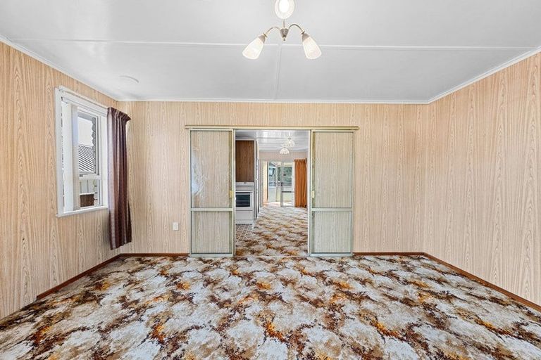 Photo of property in 181 Mangorei Road, Merrilands, New Plymouth, 4312