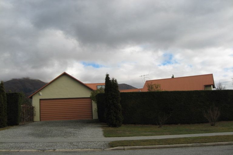 Photo of property in 108 Beacon Point Road, Wanaka, 9305