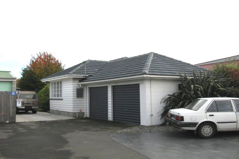 Photo of property in 2 Langstone Lane, Northcote, Christchurch, 8052