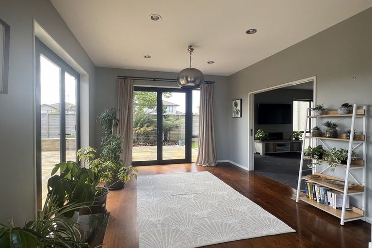 Photo of property in 29 Huntington Park Drive, Greenhithe, Auckland, 0632