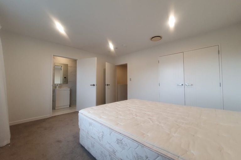 Photo of property in 7 Lilac Lane, Oteha, Auckland, 0632