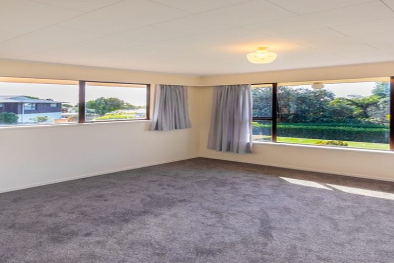 Photo of property in 6 Leatham Avenue, Strandon, New Plymouth, 4312