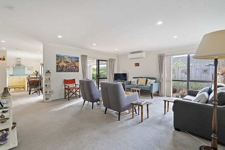 Photo of property in 22 Jelas Road, Red Beach, 0932