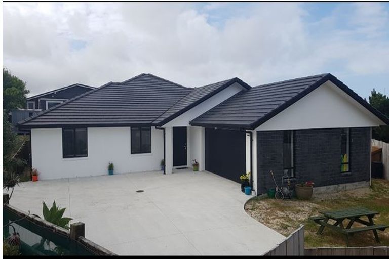 Photo of property in 8 Kitty Frazer Lane, Omaha, 0986