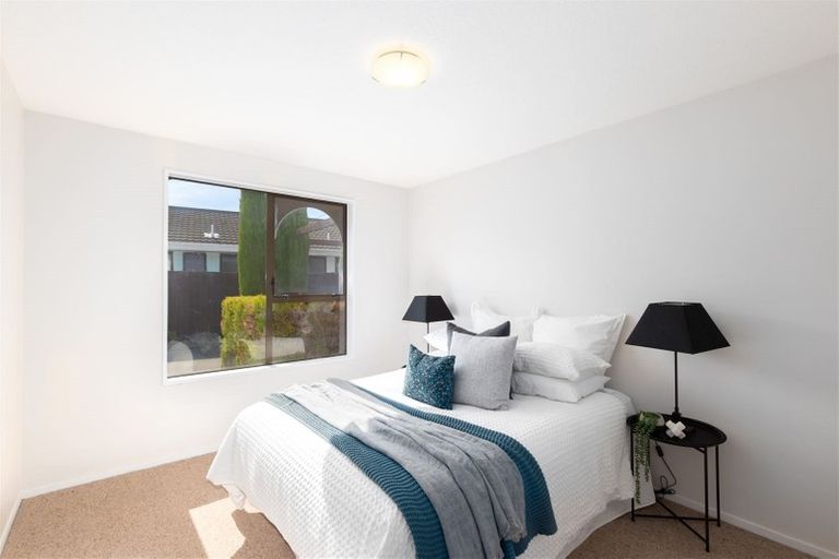 Photo of property in 35 Karnak Crescent, Russley, Christchurch, 8042