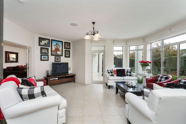 Photo of property in 8 Haddon Lane, Harewood, Christchurch, 8051