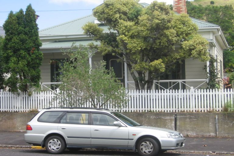 Photo of property in 11 Vauxhall Road, Devonport, Auckland, 0624