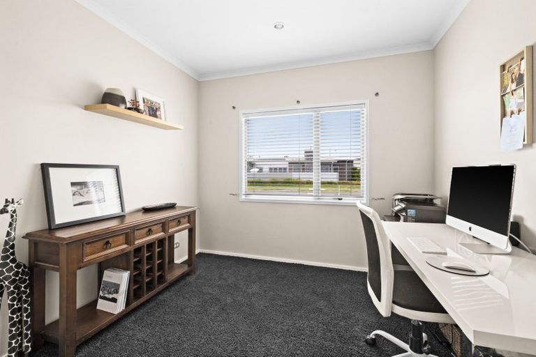 Photo of property in 60 Kapiti Drive, Poraiti, Napier, 4112