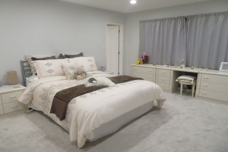 Photo of property in 127 Colonial Drive, Silverdale, 0932