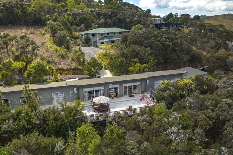 Photo of property in Apple Bnb, 3 Kaipatiki Rise, Haruru, 0204