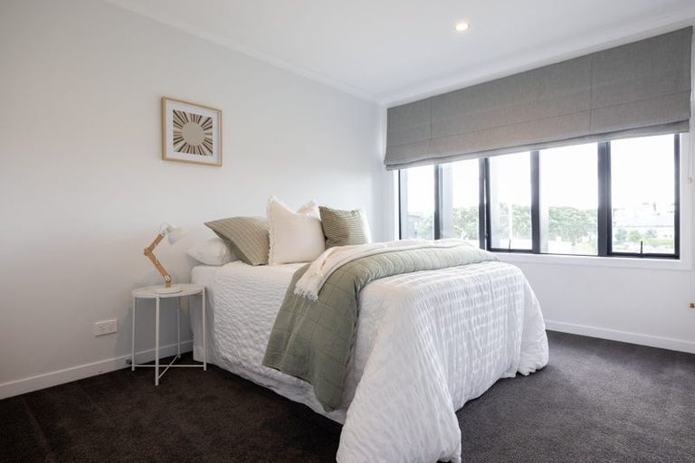 Photo of property in 10 Alexander Willis Crescent, Hobsonville, Auckland, 0616