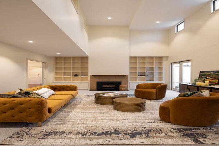 Photo of property in 2 Garden Road, Merivale, Christchurch, 8014