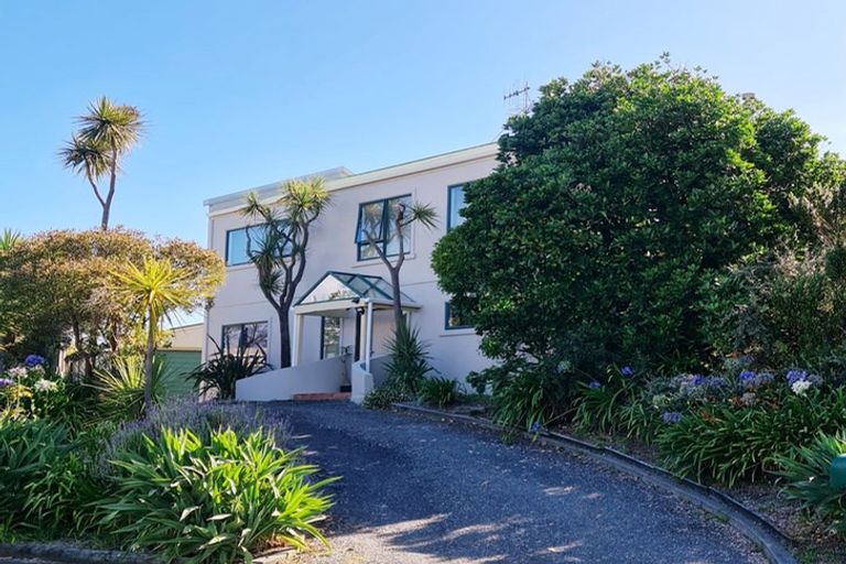 Photo of property in 8 Trig Hill Terrace, Waikanae Beach, Waikanae, 5036