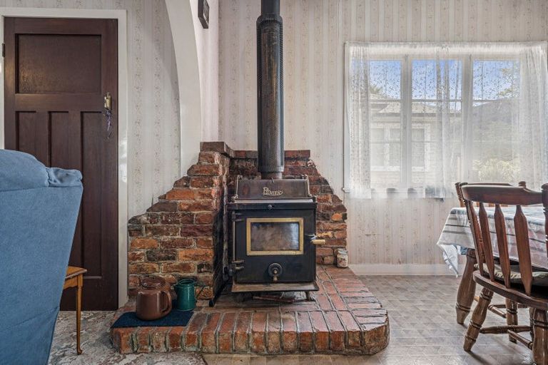 Photo of property in 50 Waller Street, Murchison, 7007