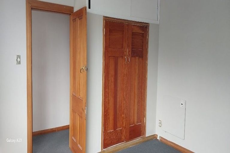 Photo of property in 15 Herald Terrace, Berhampore, Wellington, 6023