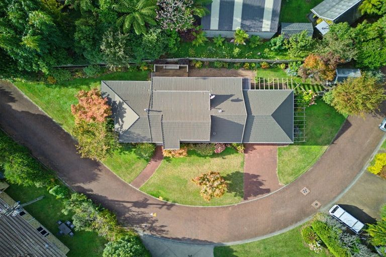 Photo of property in 38 Gemini Place, Kawaha Point, Rotorua, 3010