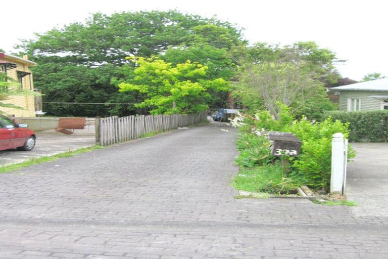 Photo of property in 2/32a Clayburn Road, Glen Eden, Auckland, 0602