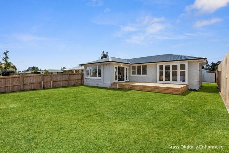 Photo of property in 8 Henderson Crescent, Parkvale, Tauranga, 3112