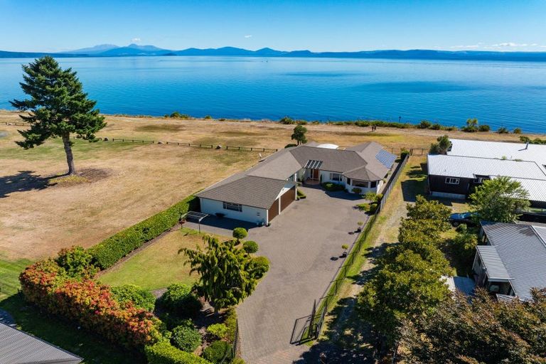 Photo of property in 10 Mahuta Road, Waitahanui, Taupo, 3378