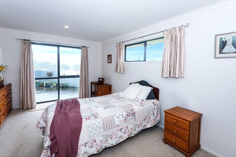 Photo of property in 16 Maxwell Place, Queenstown, 9300