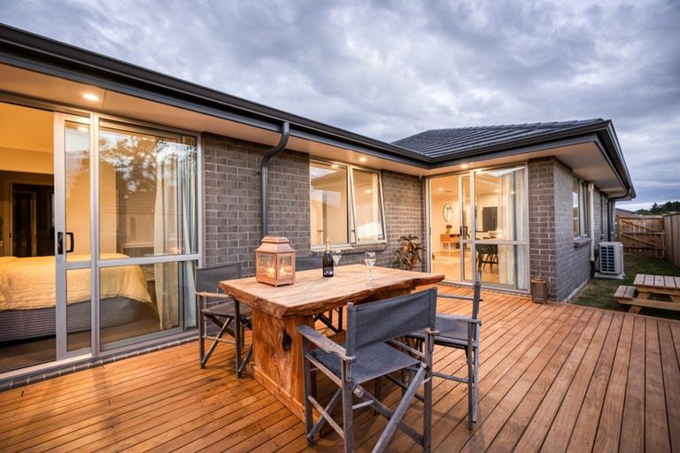 Photo of property in 5 Grenache Way, Kumeu, 0810